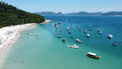 Fototapeta na wymiar Imagens Aereas da Ilha do Campeche em Florianópolis