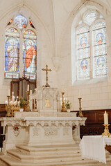 L'autel de l'église historique - obrazy, fototapety, plakaty