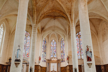 L'architecture intérieure de l'église - obrazy, fototapety, plakaty