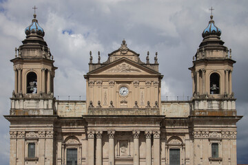 Catedral Metropolitana de Santiago de Guatemala - Nueva Guatemala de la Asunción, Ciudad de Guatemala, C.A. - obrazy, fototapety, plakaty