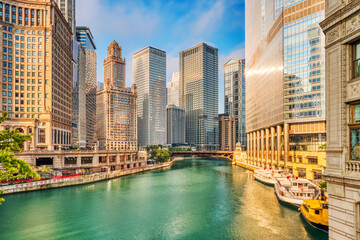 Chicago Downtown Cityscape with Chicago River at Sunrise - obrazy, fototapety, plakaty