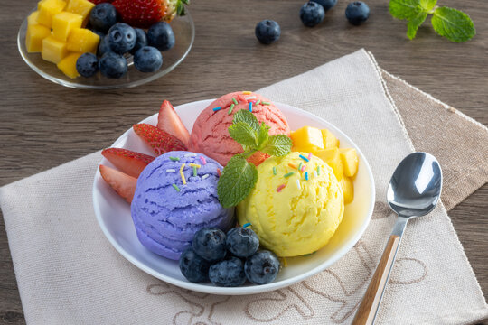  ice cream with fresh berries in a bowl