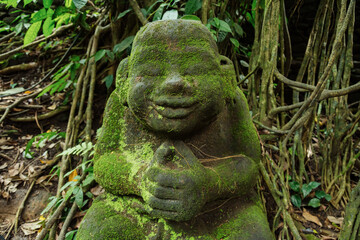 Obraz premium Statue in the Monkey Forest. Ubud, Bali, Indonesia.