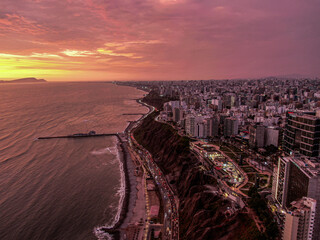 megacity of south america: Peru Capital Lima - obrazy, fototapety, plakaty