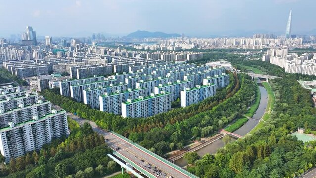 Scenery of Yangjae Stream in Daechi-dong apartment complex, Gangnam-gu, Seoul, Asia, Korea