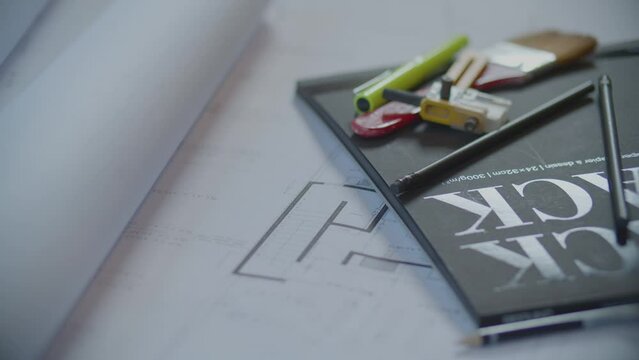 acercamiento de elementos usados en arquitectura o dise&ntilde;o gr&aacute;fico