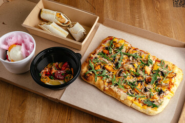 restaurant food in takeaway containers
