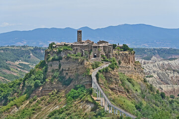Fototapeta na wymiar Civita di Bagnoregio, panorama della città medievale - Viterbo, Tuscia Lazio 