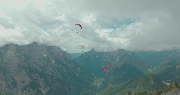 paragliding in the mountains