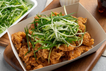 chili, green onion, chicken, fried, onion, onion cream, spicy, seasoned, chicken, food, snack