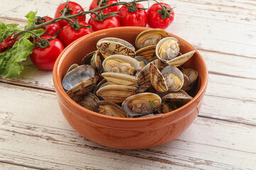 Vongole shellfish mollusc clem with butter