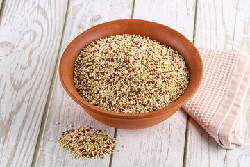 Raw dry quinoa cereal grain