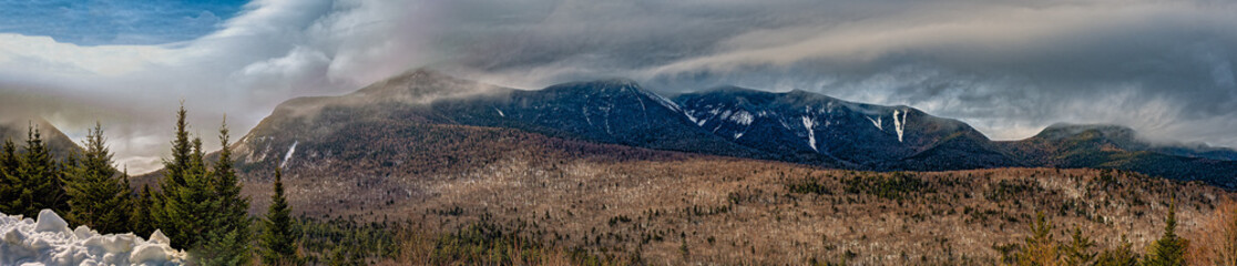  White Mountains are a mountain range of the state of New Hampshire - obrazy, fototapety, plakaty