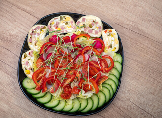 Fresh vegetables and cheese roll is a very healthy food for quick and healthy filling.