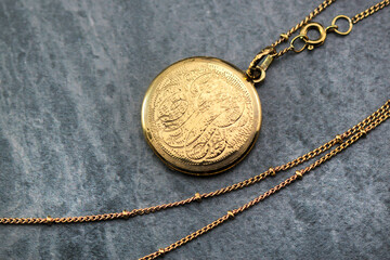 Antique Victorian Ornate Charm Round Locket Pendant Necklace