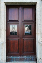 Fototapeta na wymiar Old wooden doors, antique gate