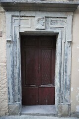 Fototapeta na wymiar Old wooden doors, antique gate
