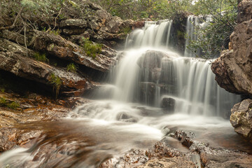 Fototapeta premium Cachoeira no distrito de Conselheiro Mata, na cidade de Diamantina, Estado de Minas Gerais, Brasil