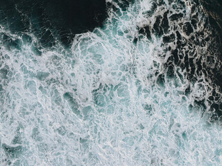 Naklejka premium Aerial view of waves in Hawaii