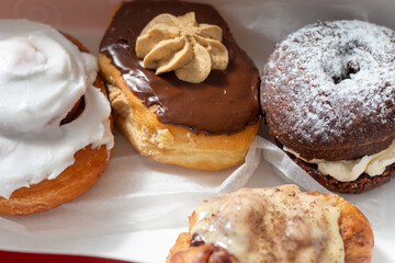 donuts with icing sugar
