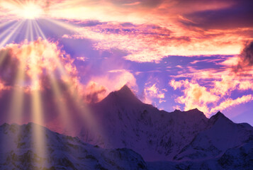 梅里雪山の美しい夕景