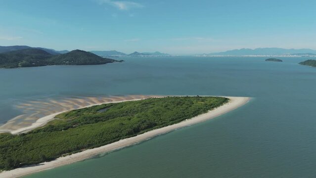 The Pontal and Daniela Beaches, with the backdrop of Florianopolis' North Bay, create a breathtaking coastal vista.