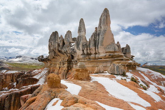 The stone forest of Choqolaqa offers one of the most incredible landscapes in the Arequipa region. It is formed by natural rock formations that were created thousands of years ago.