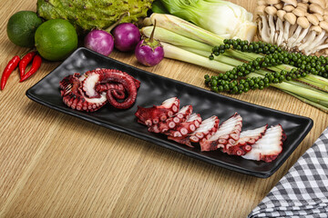 Jamanese cuisine - sashimi with octopus