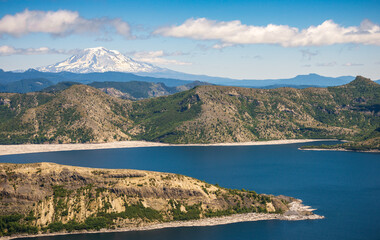 Fototapeta premium Mount St. Helens, Stratovolcano in Skamania County, Washington State