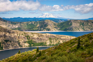 Obraz na płótnie Canvas Mount St. Helens, Stratovolcano in Skamania County, Washington State