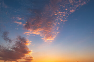 太陽光と夕空