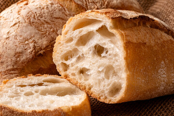 Ciabatta, tipico pane fresco italiano, gastronomia europea  
