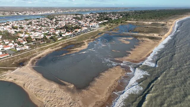 High tide at La Faute sur Mer, France