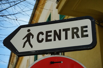 Schild "Zentrum" auf Mallorca