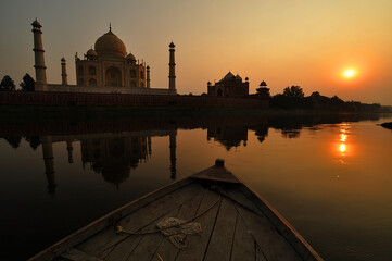 Naklejka premium Taj Mahal from Yamuna River, Agra, India