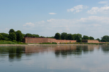 Blick von Küstrin-Kietz auf die Festung  und die Oder - obrazy, fototapety, plakaty