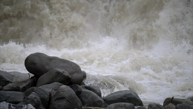 Fiume in piena