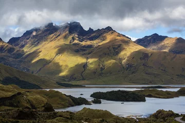 Zelfklevend Fotobehang Landscapes in Ecuador © Galyna Andrushko