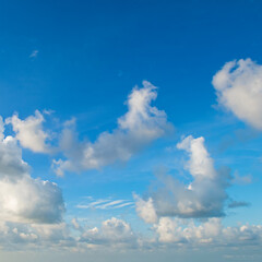 Fototapeta na wymiar Blue sky and cumulus clouds.