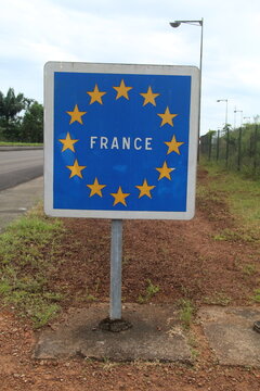 placa na guiana francesa, na divisa com oiapoque, no amap&aacute; 