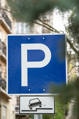 blue traffic sign parking  - obrazy, fototapety, plakaty