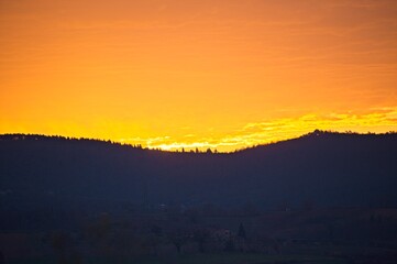 Obraz premium Spectacular Winter Sunrise in Umbria Italy