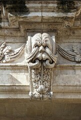 VILLENEUVE-LES-AVIGNON (Gard)