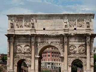 Obraz premium Exterior of the Arch of Constantine Historical landmark in Rome, Italy