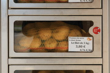 Direct distribution of organic vegetables eggs and bread in Rousseloy in the Oise. - 775058355