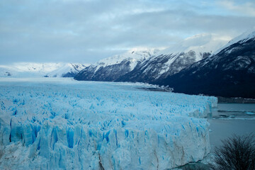 Glaciar Perito Moreno: Majestuosidad Invernal en El Calafate - obrazy, fototapety, plakaty