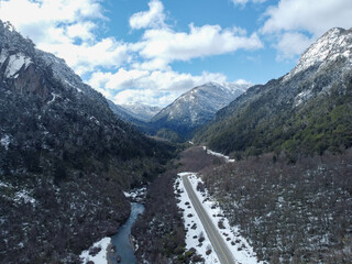 Entre abetos y monta&ntilde;as: Paisajes cautivadores de Bariloche en invierno"
