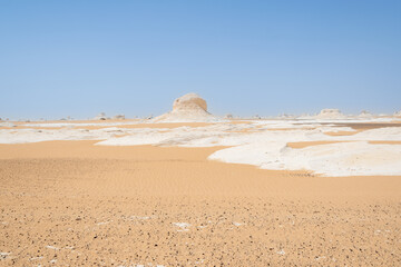 Fototapeta na wymiar Desierto blanco de Egipto