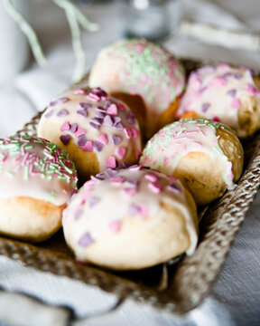 buns with icing
