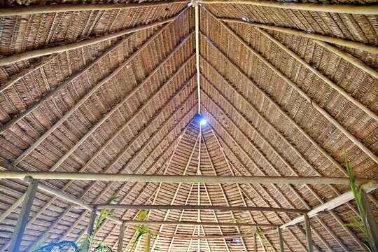 Traditionelle Maloca von Innen